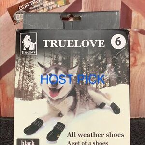 HOST PICK True love all weather dog shoes set of 4, size 6 open box
